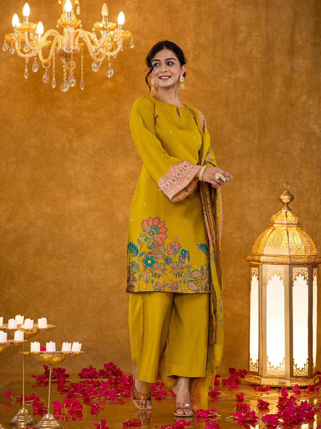 Yufta Green Pakistani Style Kurta Dupatta Set | Grocsy