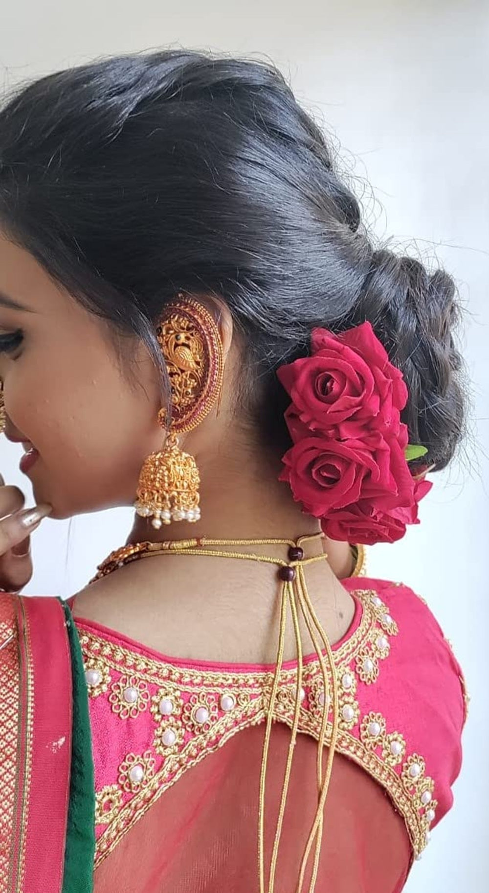 Red Rose Gajra | Grocsy