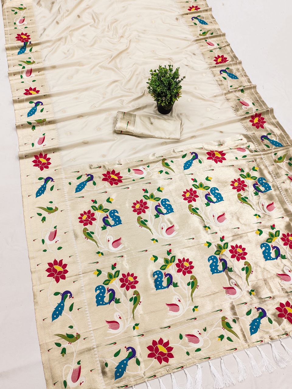 Mameraa Sarees Off White Faux Banarasi Silk Saree With Paithani Rich Weaved Pallu And Blouse-White | Grocsy