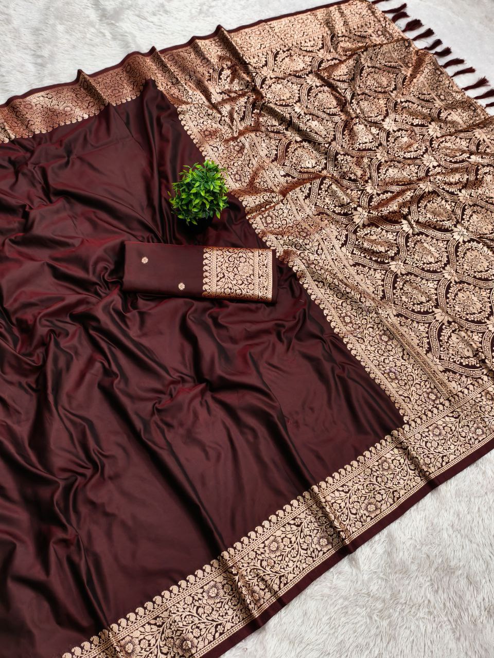 Mameraa Sarees Coffee Soft Banarasi Silk Fabric Saree With Natural Zari Weaving In Gala Border-Coffee | Grocsy