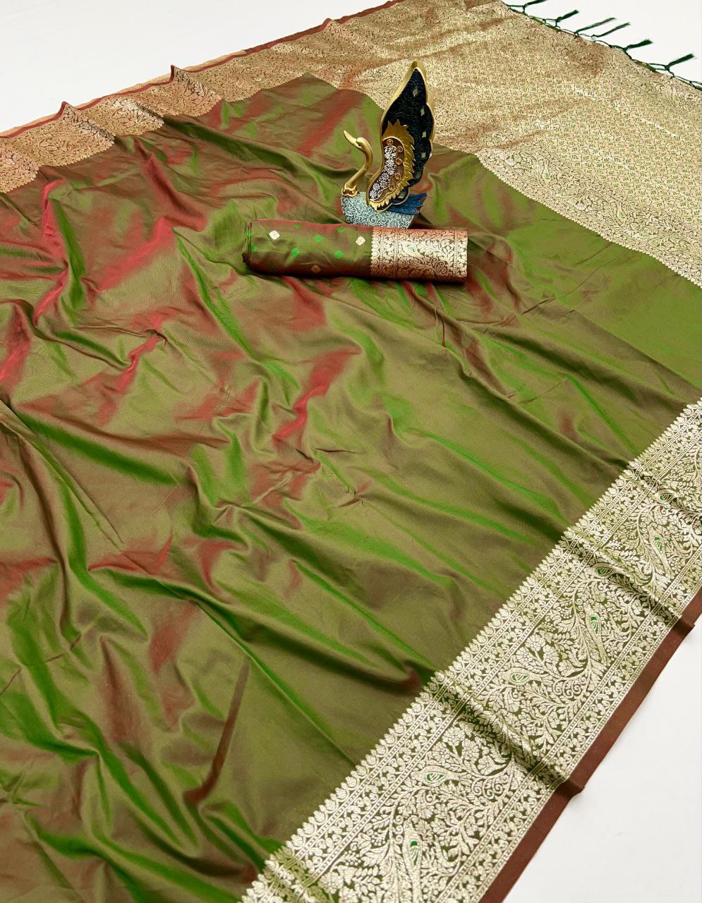 Mameraa Sarees Green Soft Banarasi Silk Fabric Saree With Natural Zari Weaving In Gala Border-Green | Grocsy