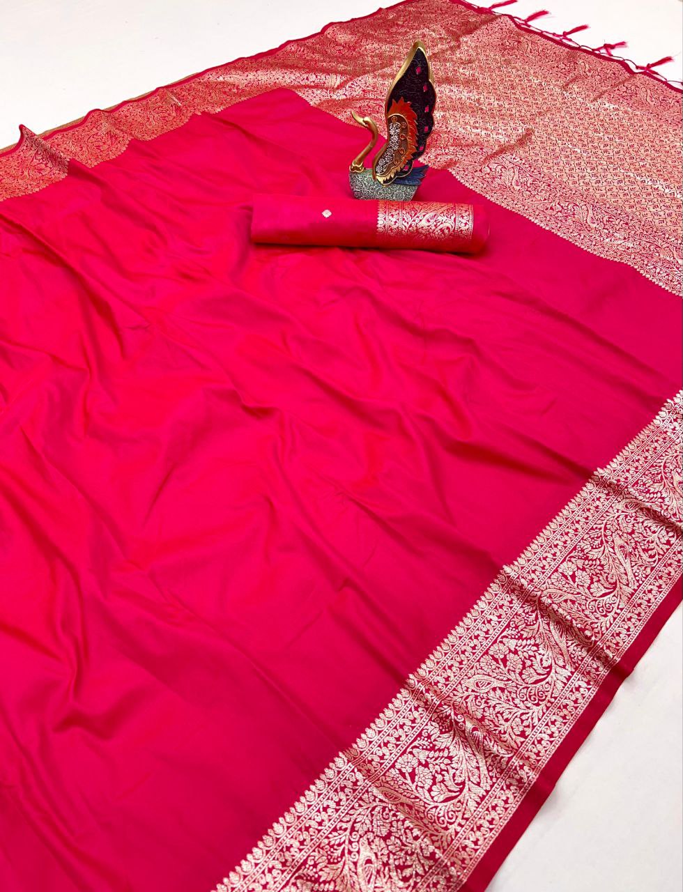 Mameraa Sarees Pink Soft Banarasi Silk Fabric Saree With Natural Zari Weaving In Gala Border-Pink | Grocsy