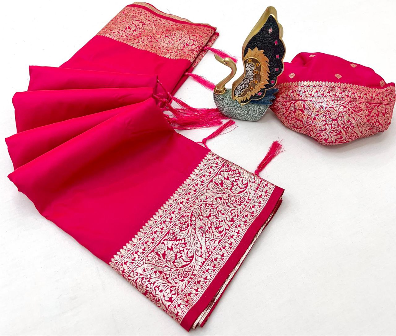 Mameraa Sarees Pink Soft Banarasi Silk Fabric Saree With Natural Zari Weaving In Gala Border-Pink | Grocsy