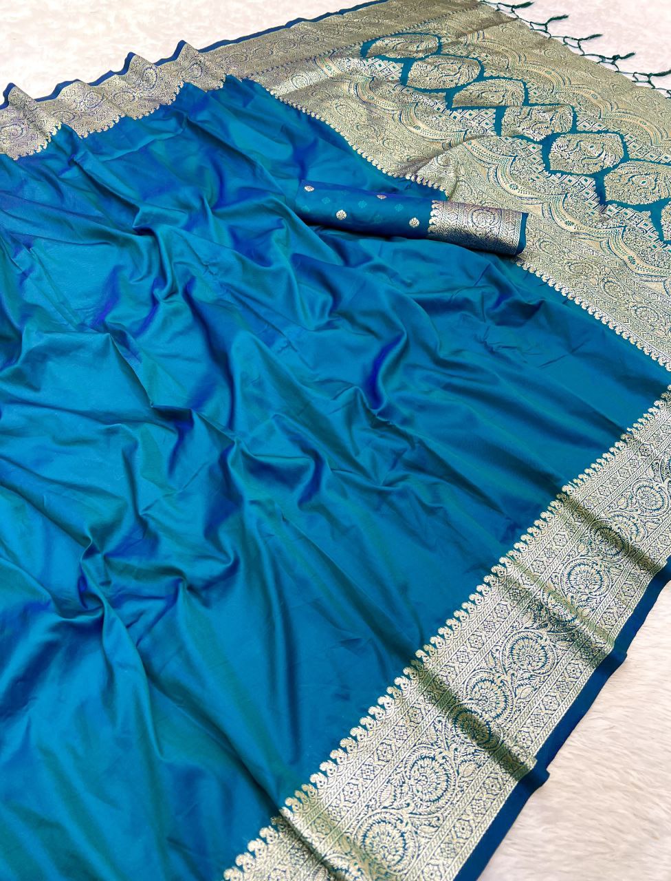 Mameraa Sarees Teal Soft Banarasi Silk Fabric Saree With Natural Zari Weaving In Gala Border-Teal | Grocsy
