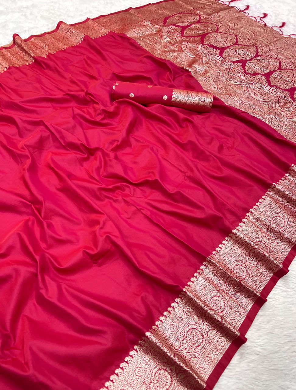 Mameraa Sarees Pink Soft Banarasi Silk Fabric Saree With Natural Zari Weaving In Gala Border-Pink | Grocsy