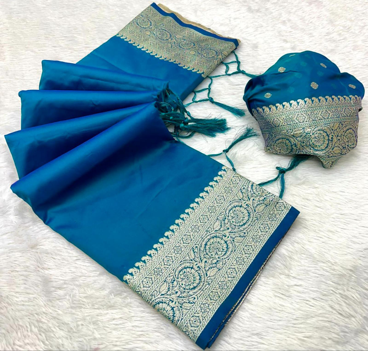 Mameraa Sarees Teal Soft Banarasi Silk Fabric Saree With Natural Zari Weaving In Gala Border-Teal | Grocsy