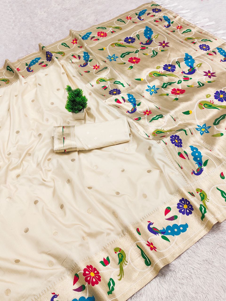 Mameraa Sarees Off White Faux Banarasi Silk Saree With Paithani Rich Weaved Pallu And Blouse-White | Grocsy