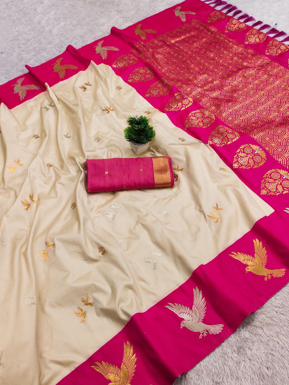 Mameraa Sarees White Soft Silk Blend Saree With Zari Weaving Meenakari Design-White | Grocsy