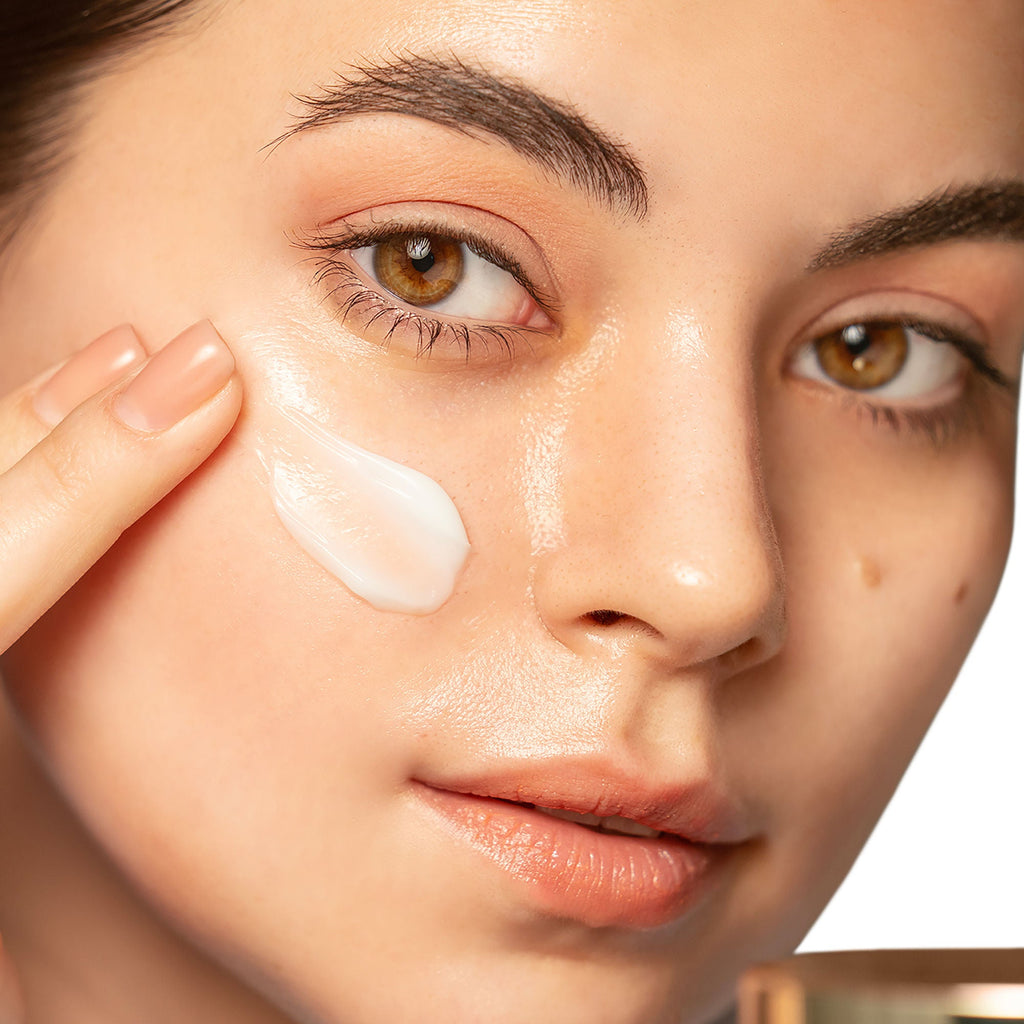 PAC Studio Spotlight Moisturizer - Quick Absorbing Formula, Keeps Skin Hydrated, Dewy & Plump All Day | Grocsy