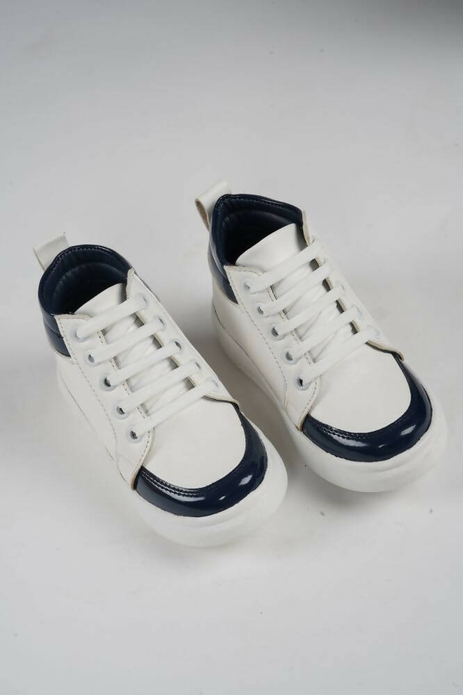 Tiny Bugs For Boys & Girls Mid Top Sneakers - White & Blue | Grocsy