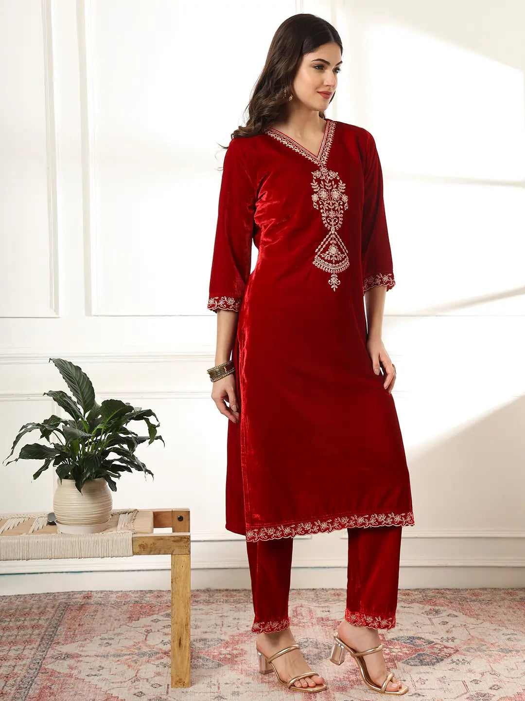 Yufta Velvet Maroon Kurta Dupatta Set With Embroidery | Grocsy