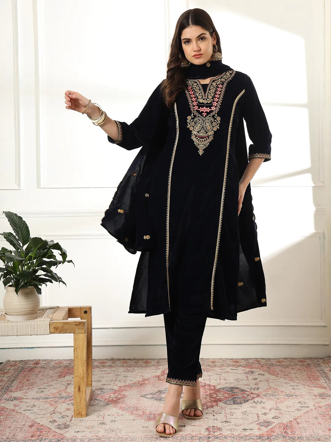 Yufta Velvet Black Kurta Dupatta Set With Embroidery | Grocsy