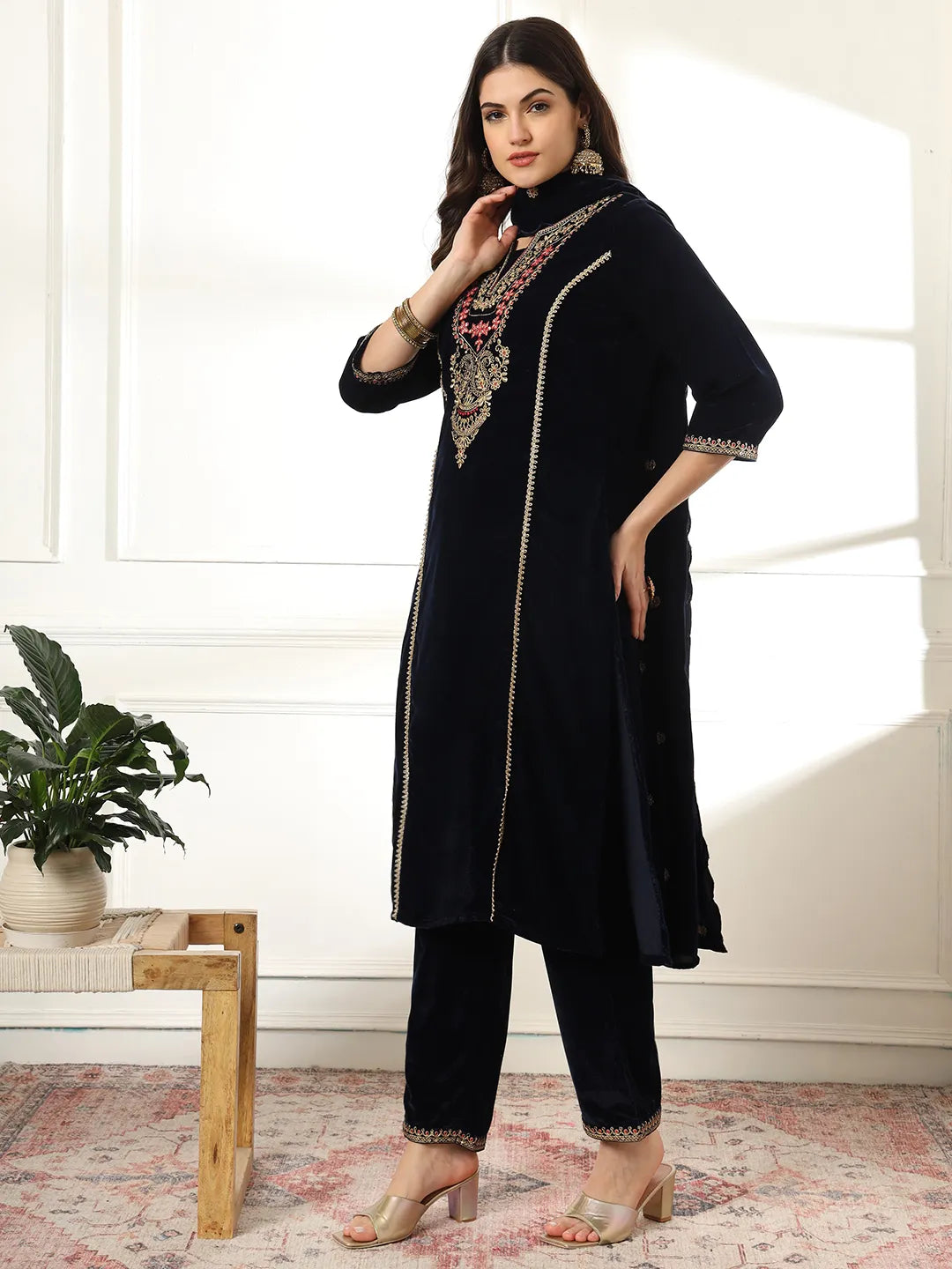 Yufta Velvet Black Kurta Dupatta Set With Embroidery | Grocsy