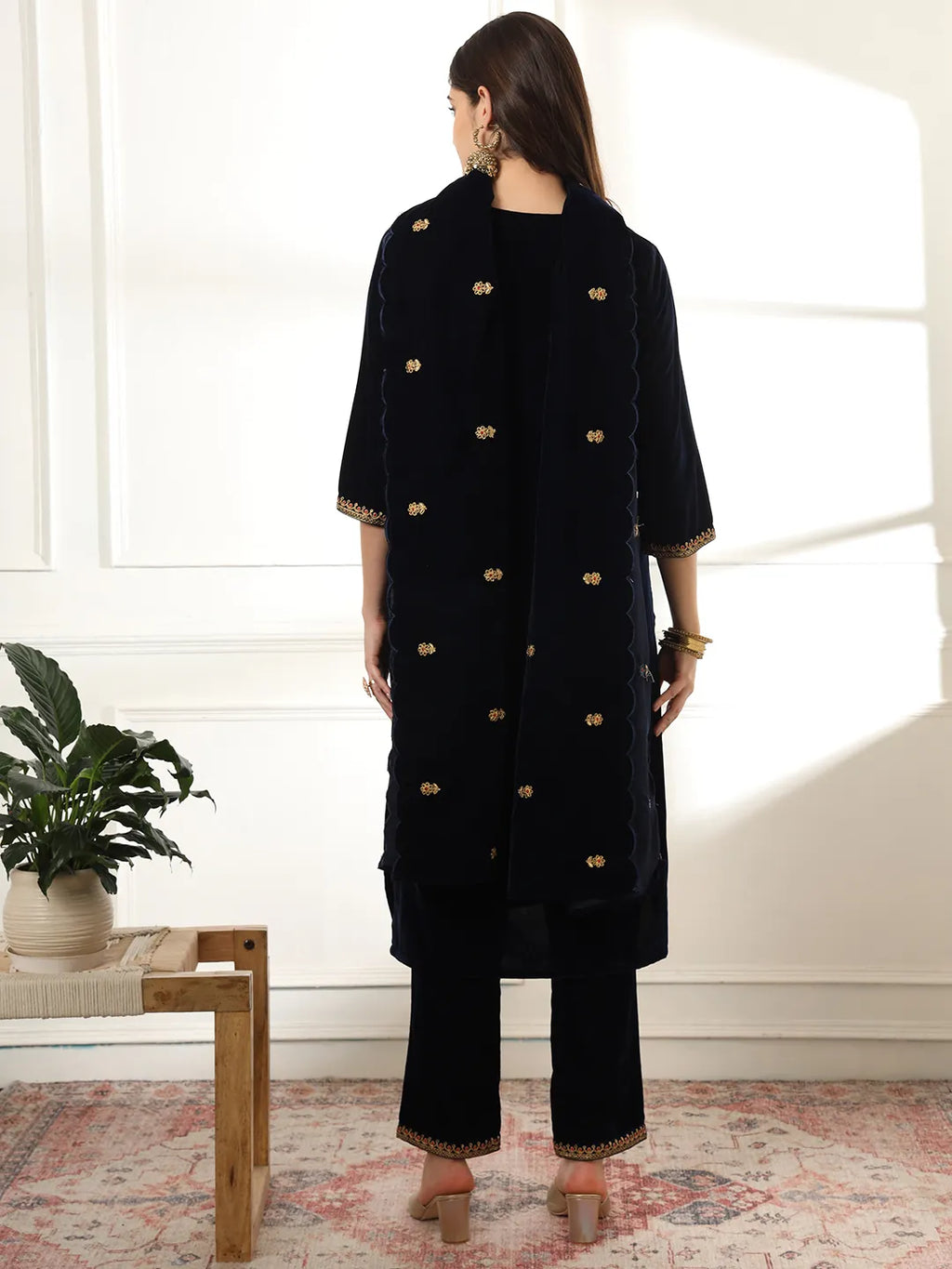 Yufta Velvet Black Kurta Dupatta Set With Embroidery | Grocsy
