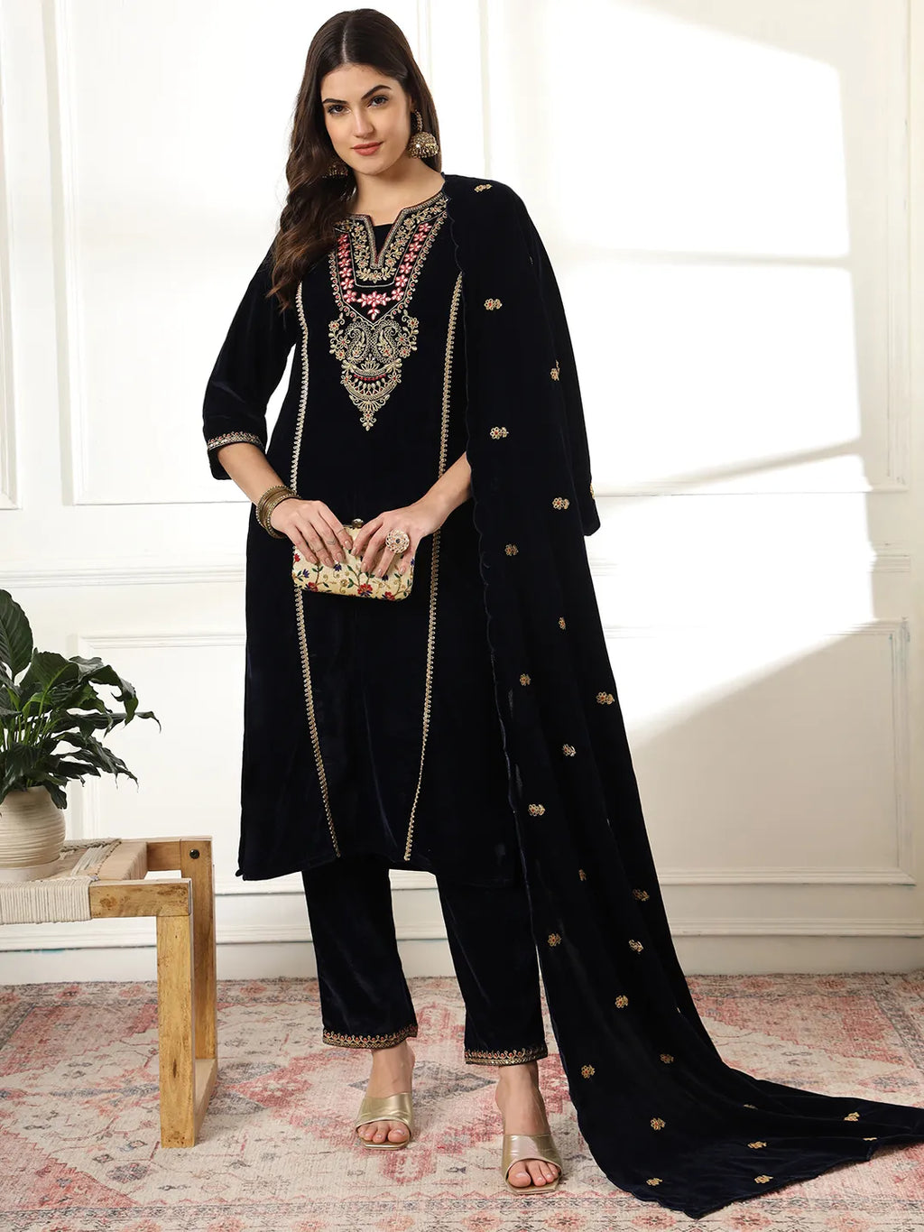 Yufta Velvet Black Kurta Dupatta Set With Embroidery | Grocsy