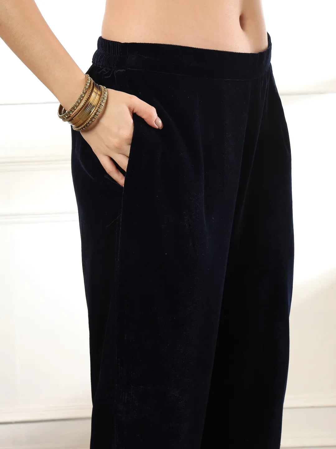 Yufta Velvet Black Kurta Dupatta Set With Embroidery | Grocsy