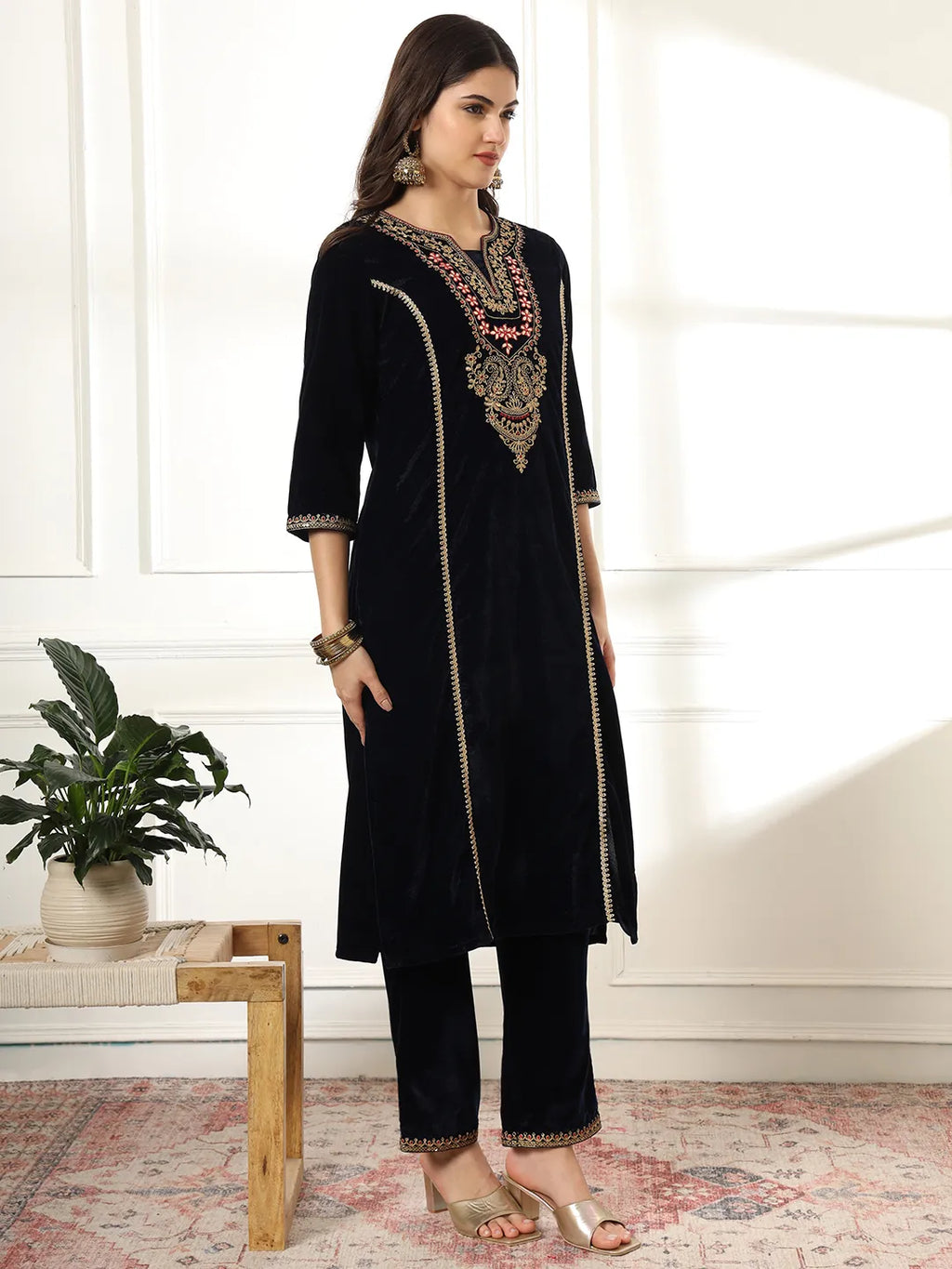 Yufta Velvet Black Kurta Dupatta Set With Embroidery | Grocsy