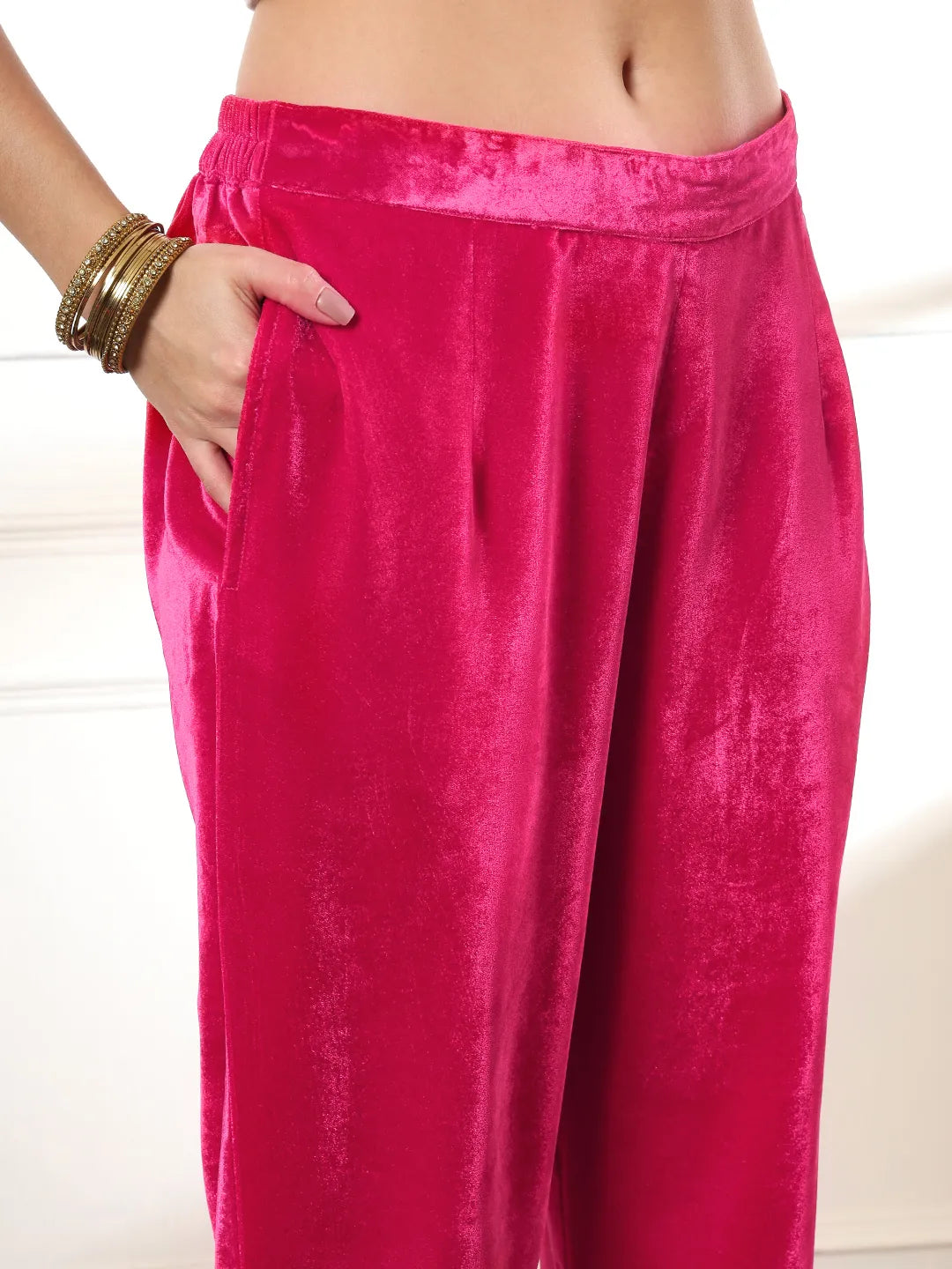 Yufta Pink Velvet Kurta Dupatta Set With Embroidery | Grocsy