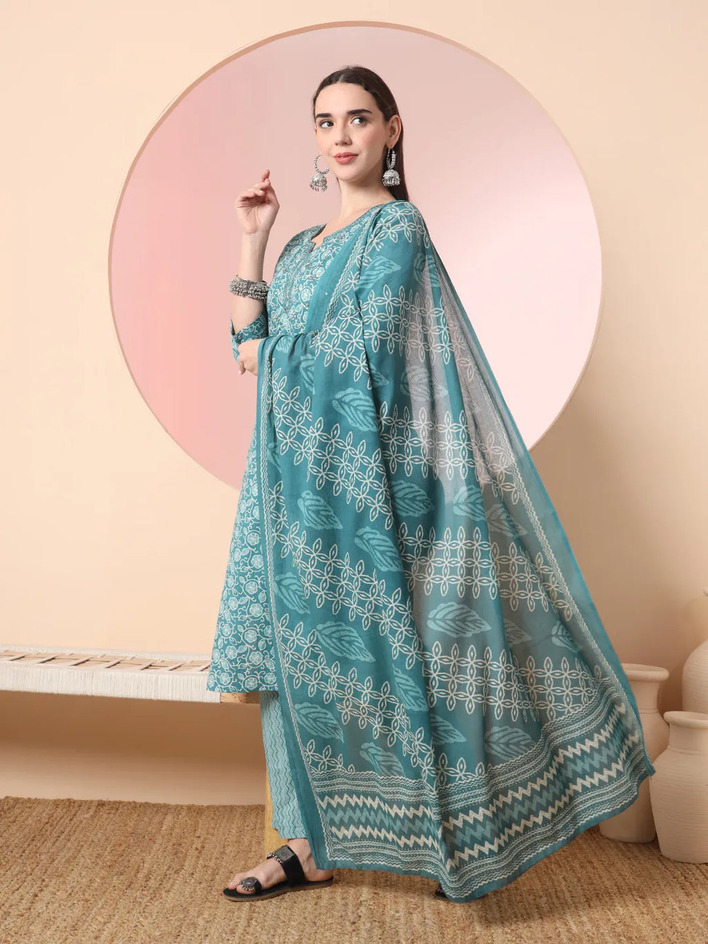 Yufta Green Pure Cotton Thread_Work Straight Kurta Dupatta Pant Set | Grocsy