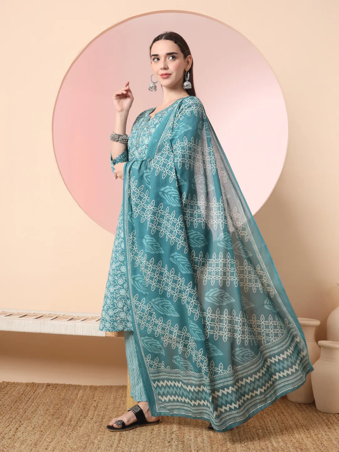Yufta Green Pure Cotton Thread_Work Straight Kurta Dupatta Pant Set | Grocsy