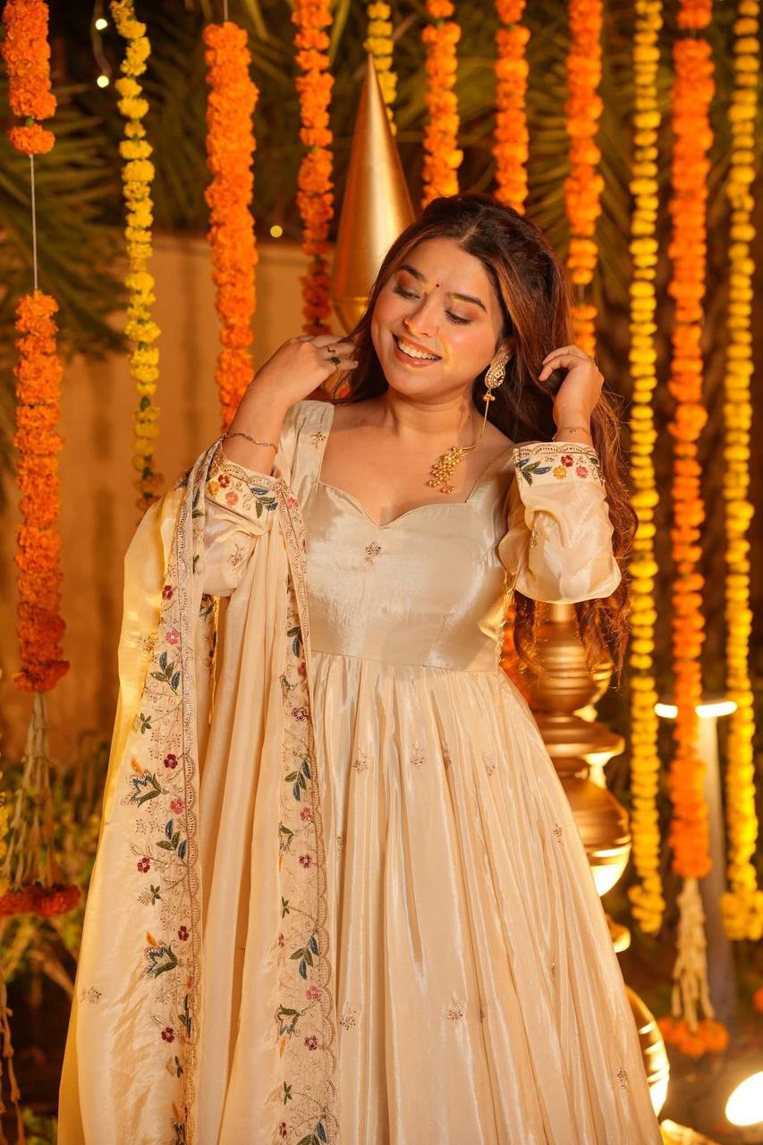 Yash Enterprise Off White Silk Party Wear Embroidery Anarkali Suit Set | Grocsy
