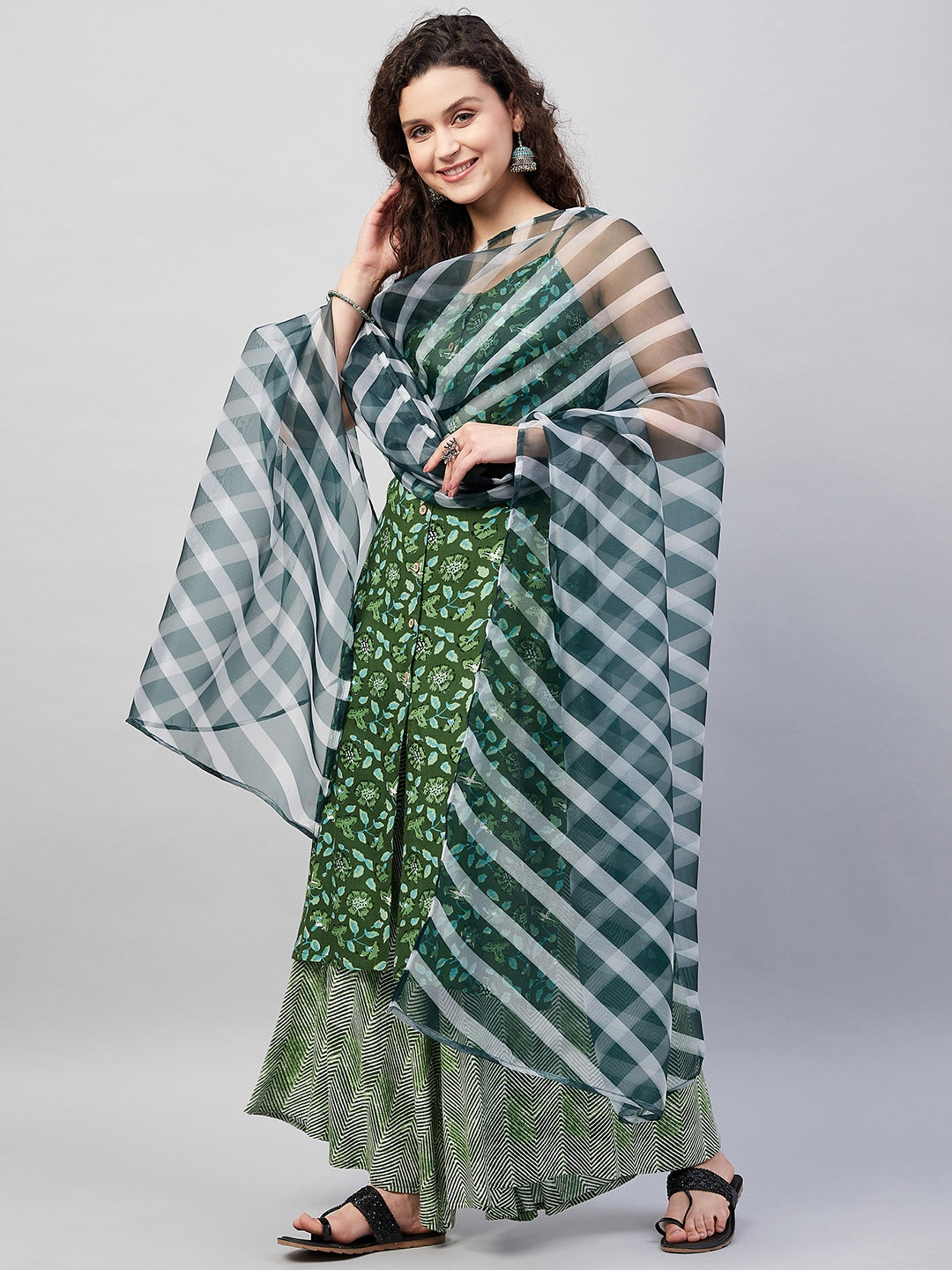 InWeave Women's Green Bagh Spaghetti Kurta Set W Green Le Dupatta | Grocsy