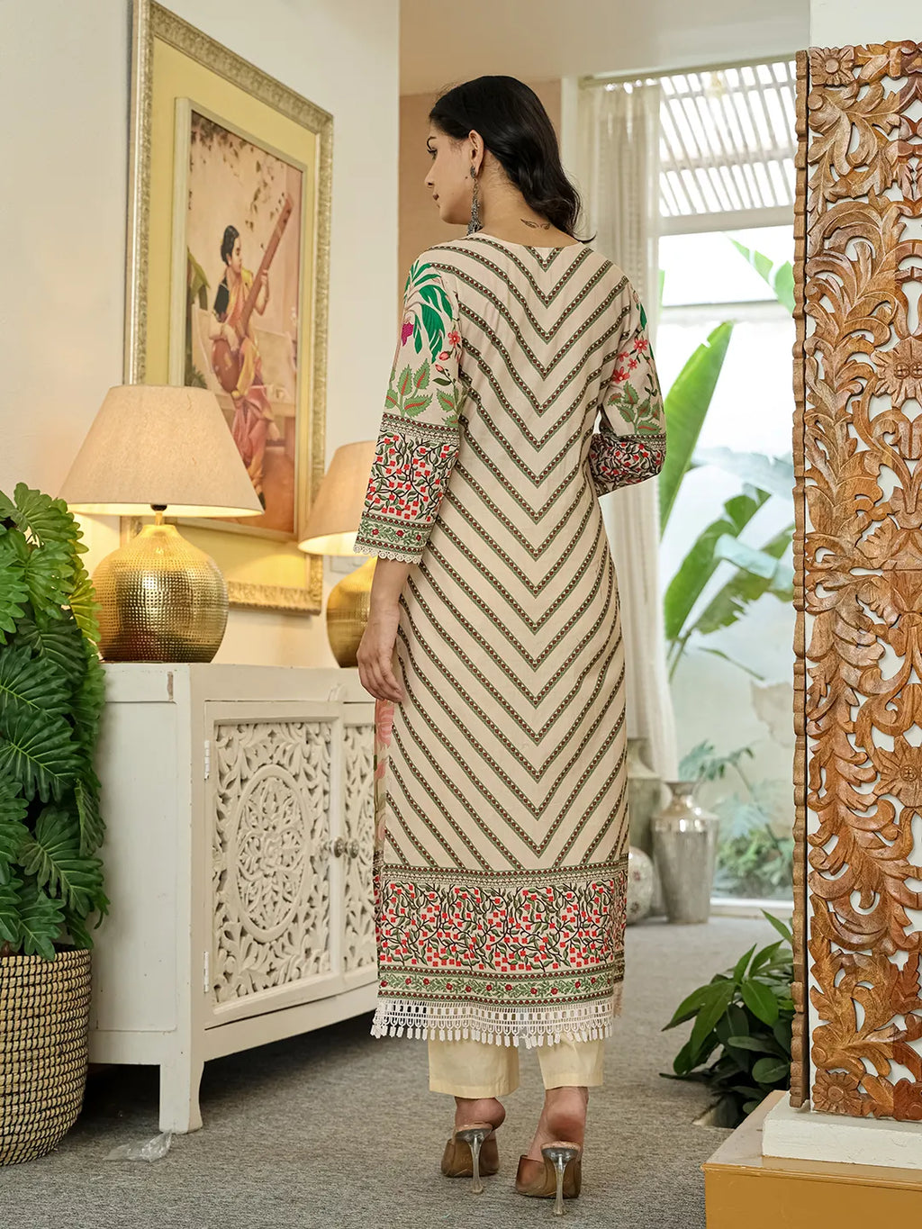 Yufta Pink Cotton Straight Floral Print Beads And Stones Lace Work Kurta Dupatta Set | Grocsy