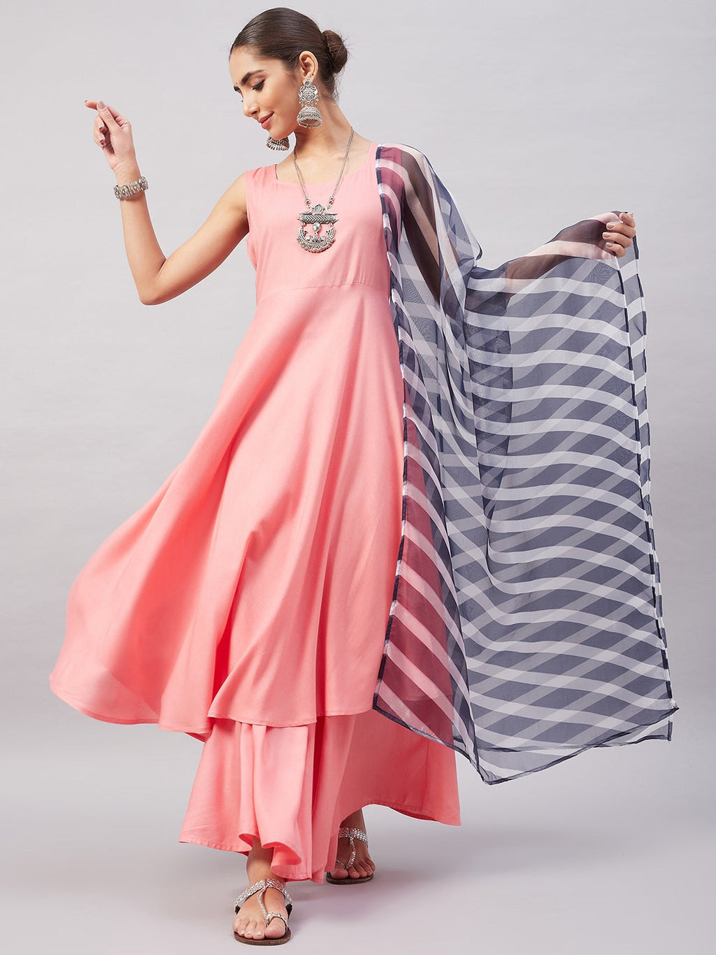 InWeave Women's Light Pink Sleeveless Kurta Set W Navy Leh Organza Dupatta | Grocsy