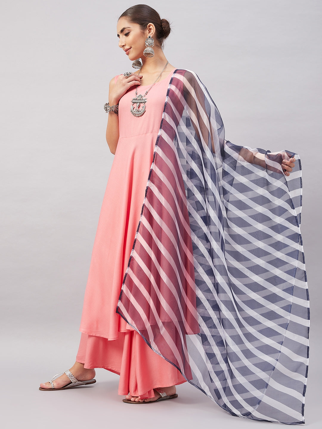 InWeave Women's Light Pink Sleeveless Kurta Set W Navy Leh Organza Dupatta | Grocsy