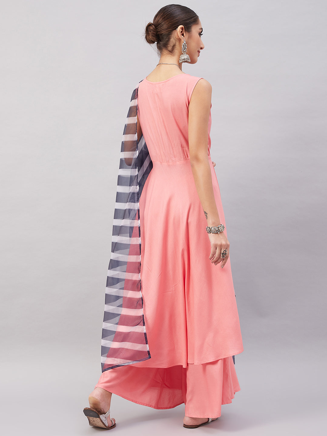 InWeave Women's Light Pink Sleeveless Kurta Set W Navy Leh Organza Dupatta | Grocsy