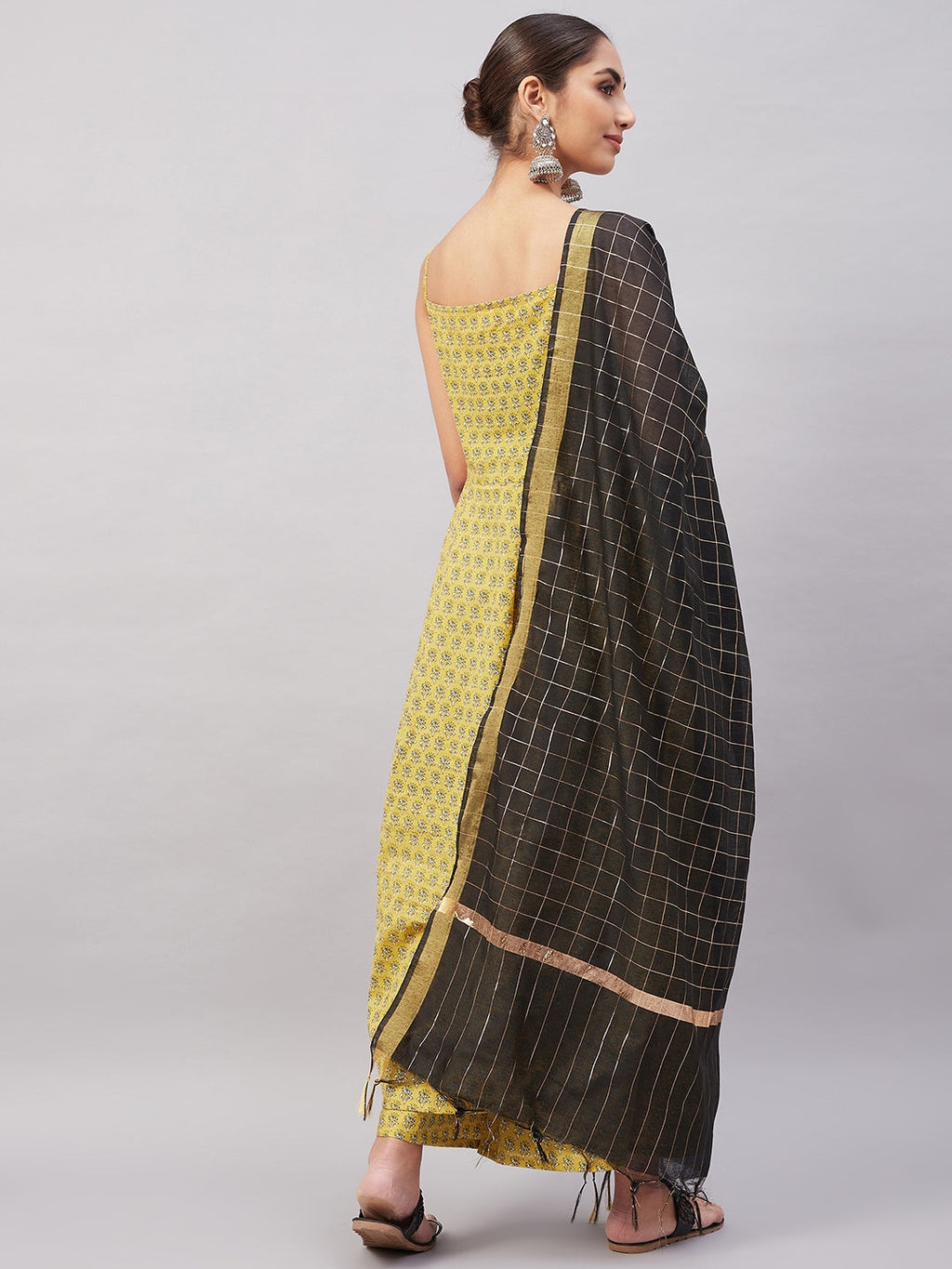 InWeave Women's Yelllow Floarl Print Strappy Set W Black Gold Check Dupatta | Grocsy