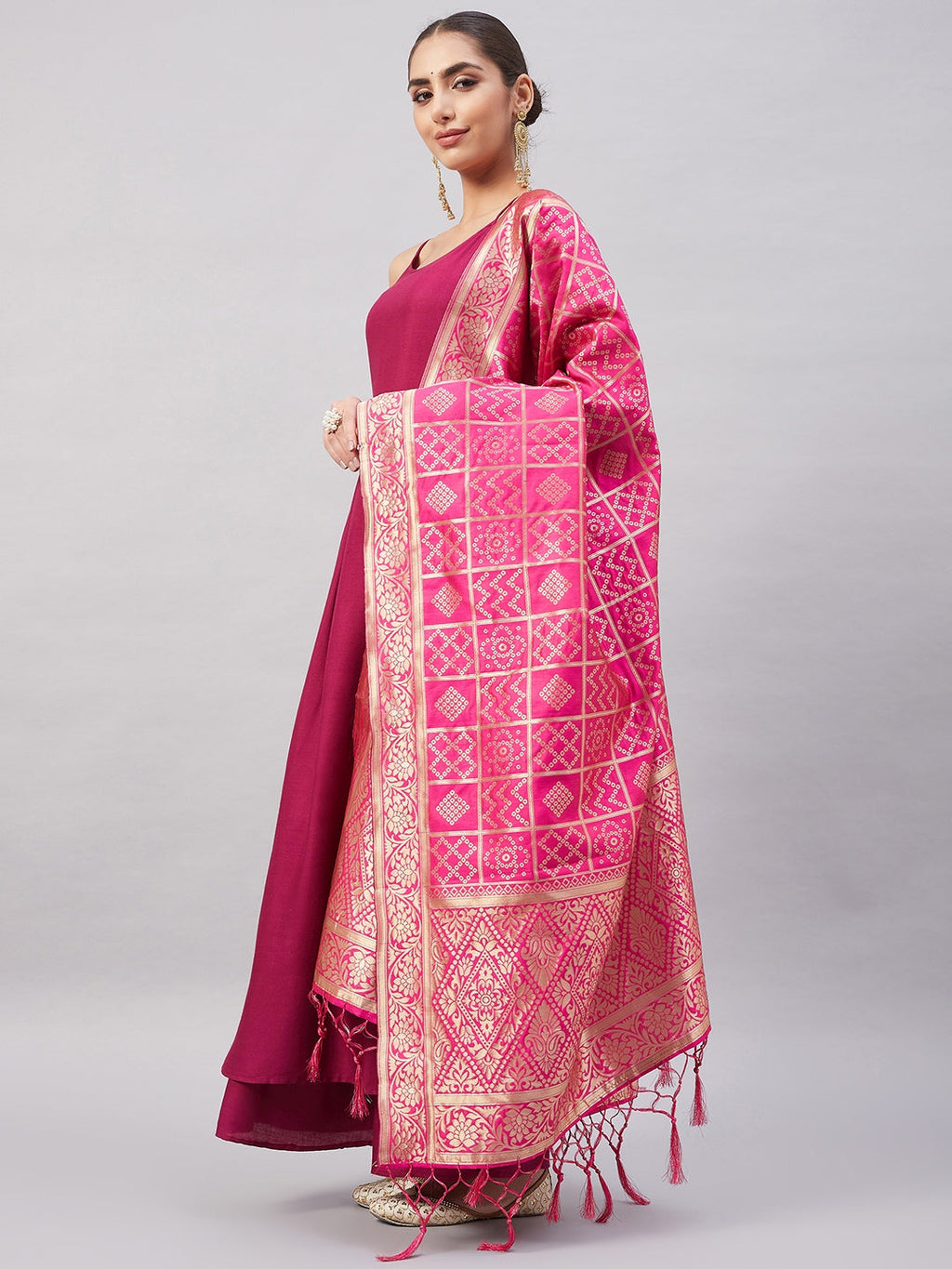 InWeave Women's Wine Solid Strappy Set With Pink Brocade Dupatta | Grocsy