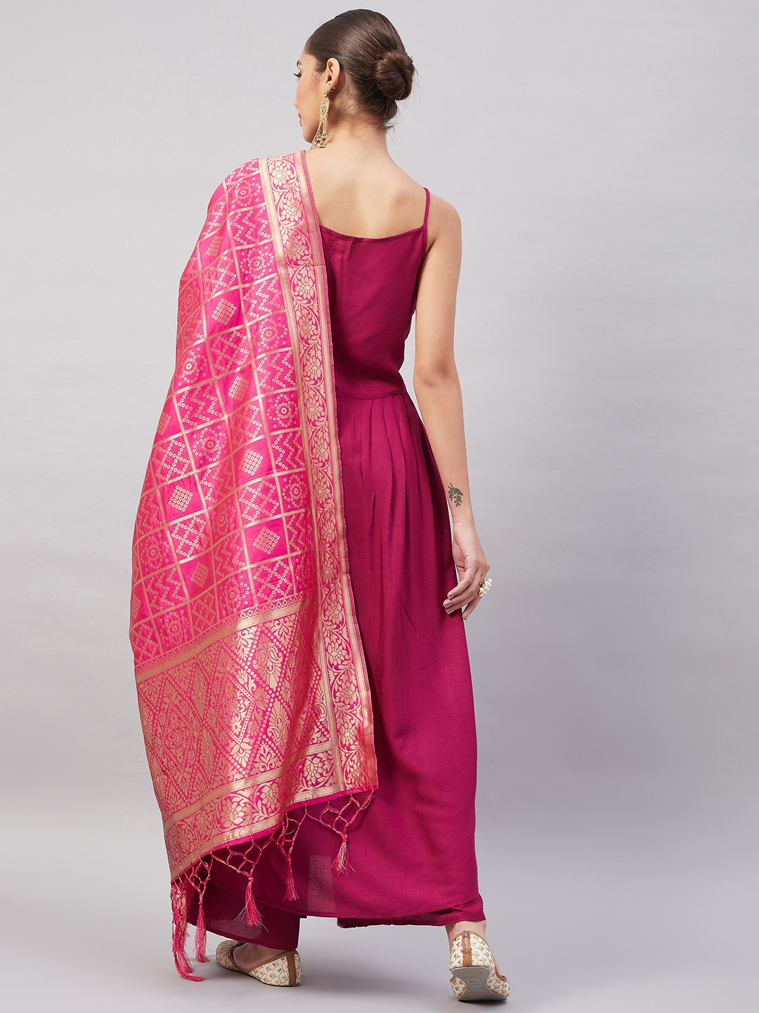 InWeave Women's Wine Solid Strappy Set With Pink Brocade Dupatta | Grocsy