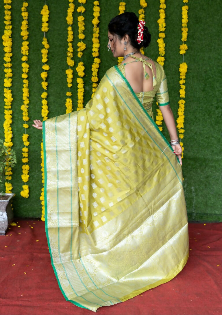 Jyoti Fashion Women's Green Soft Handloom Silk Zari Woven Saree with Blouse | Grocsy