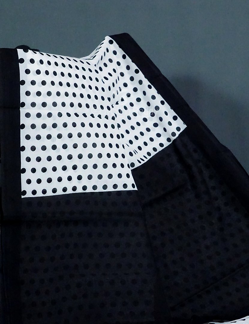 White And Black Block Print Pure Mulmul Cotton Saree By Gayathri Reddy Designer Studio | Grocsy