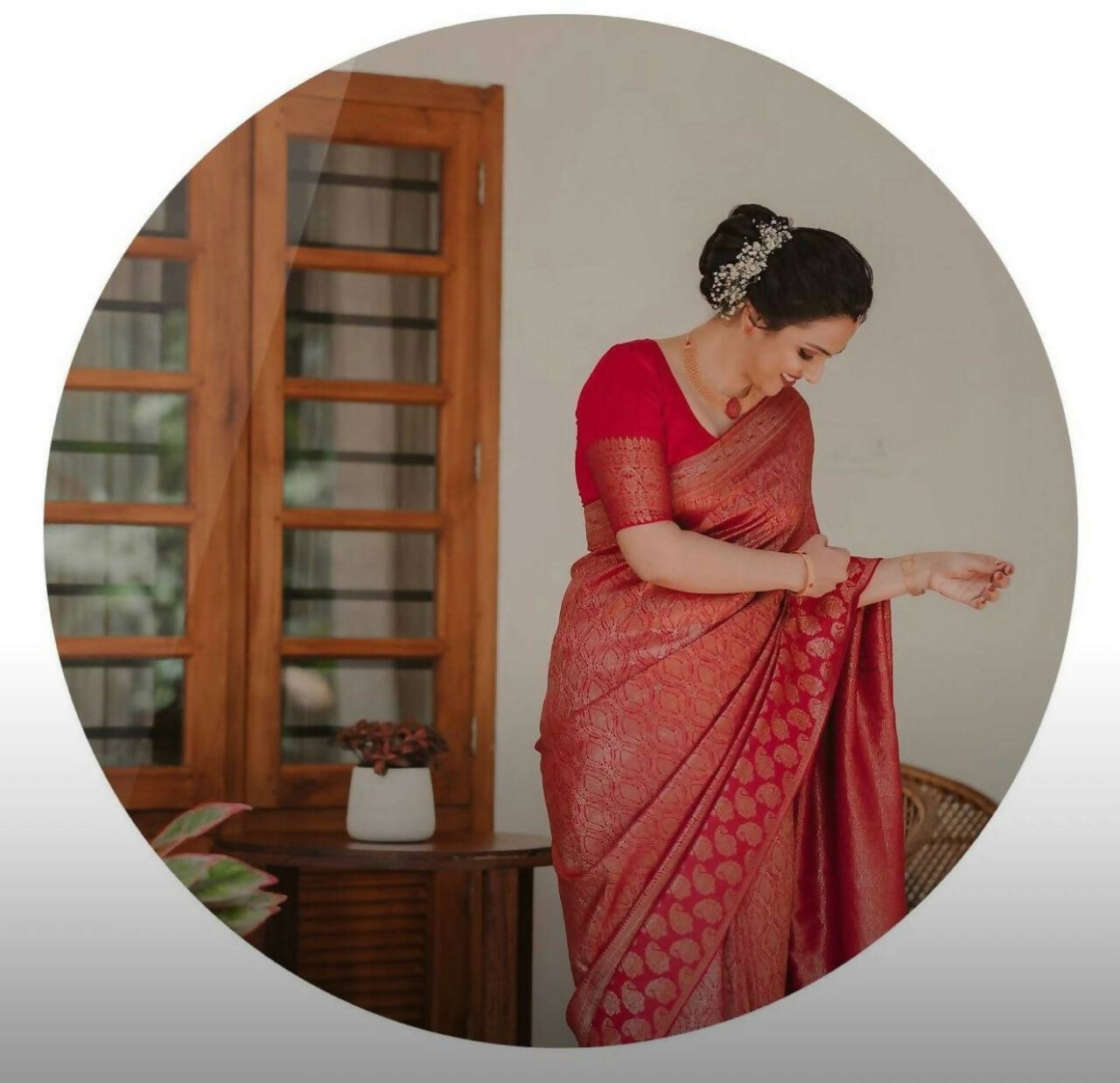 DEIANA'S Beautiful Designer Golden zari Soft Lichi Silk Saree - Red | Grocsy