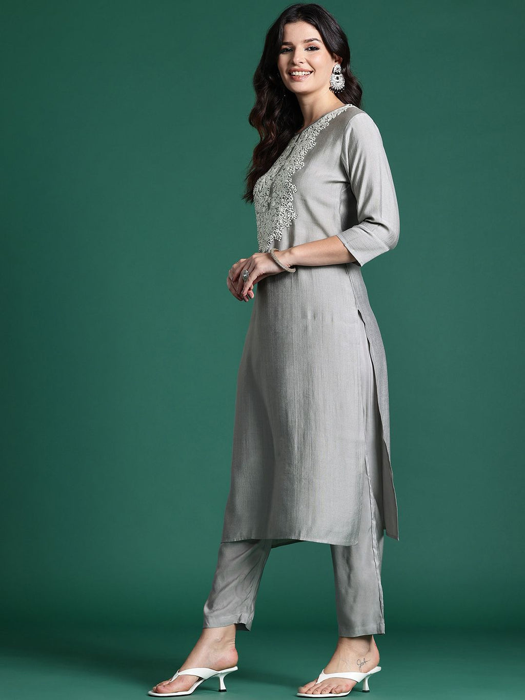 Indo Era Ethnic Motifs Embroidered Thread Work Kurta with Trousers | Grocsy