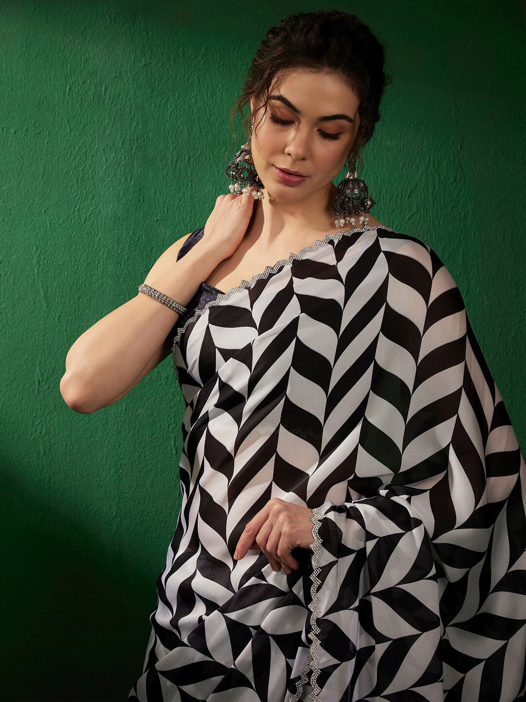 Sangria Striped Embellished Beads and Stones Sarees | Grocsy