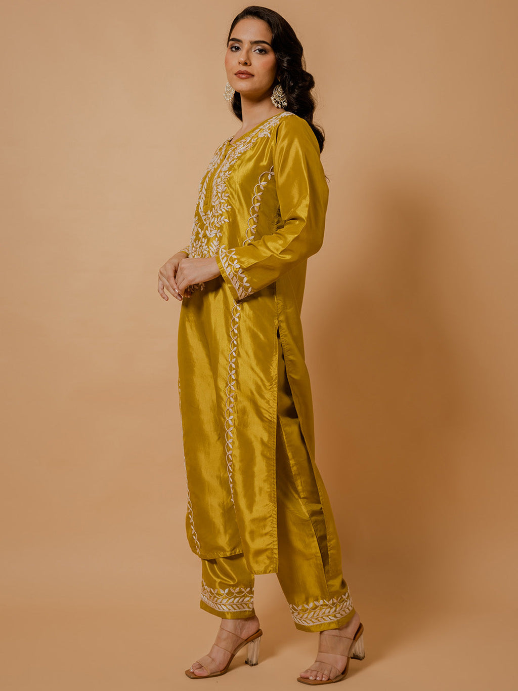 HOUSE OF KARI Floral Embroidered Silk Chikankari Kurta | Grocsy