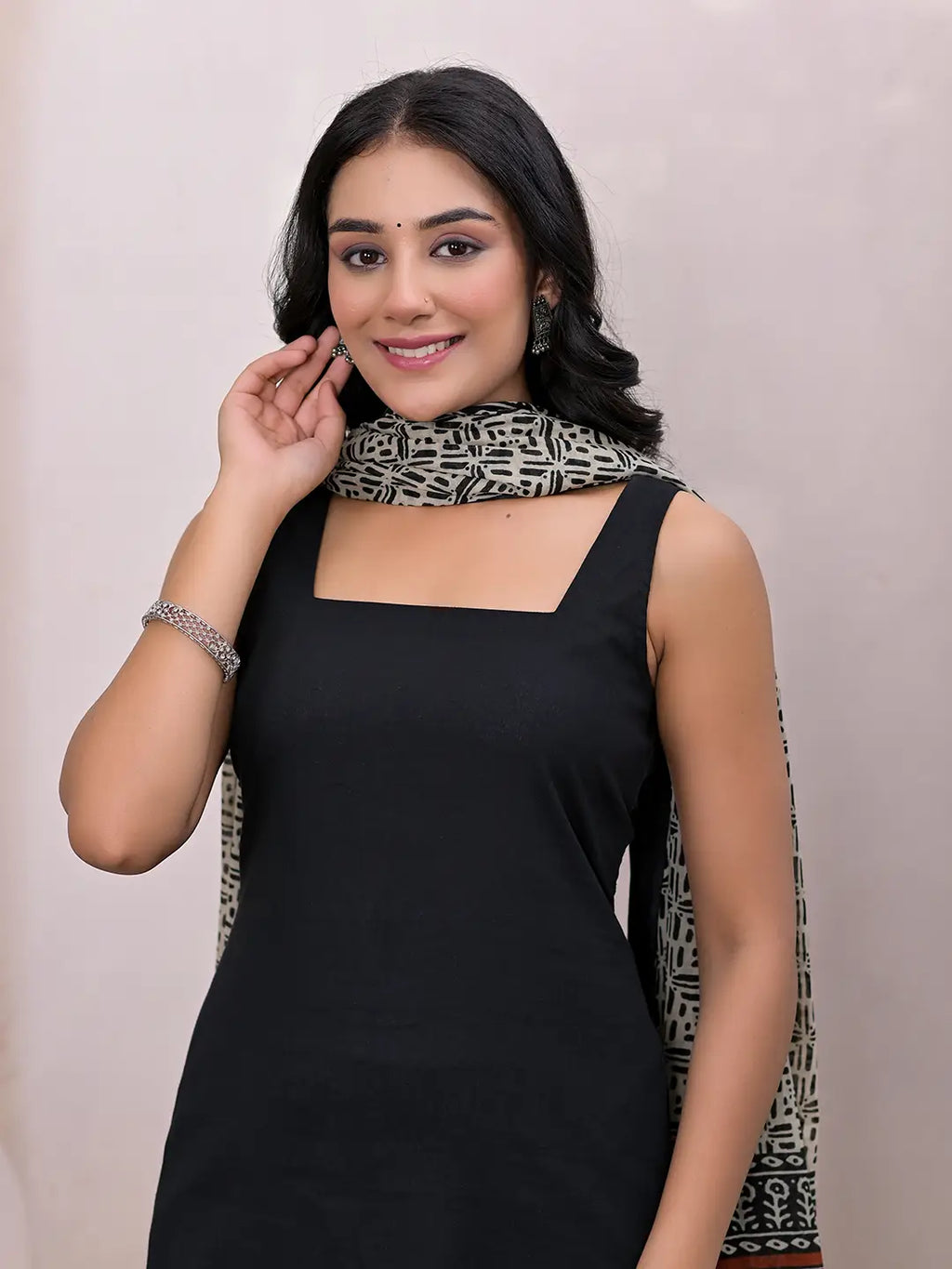 Yufta Black & Beige Pure Cotton Straight Kurta Dupatta Set | Grocsy