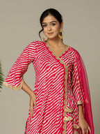 Yufta Cotton Leheriya Hot Pink Kurta Dupatta Pant Set | Grocsy