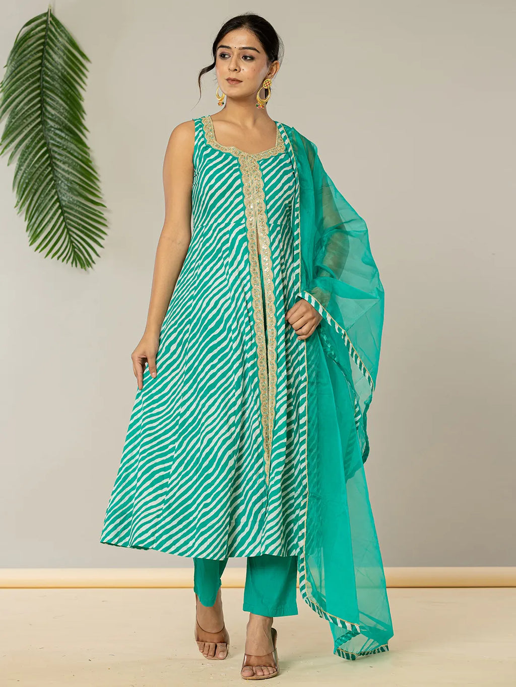 Yufta Cotton Leheriya Kurta Dupatta Pant Set | Grocsy