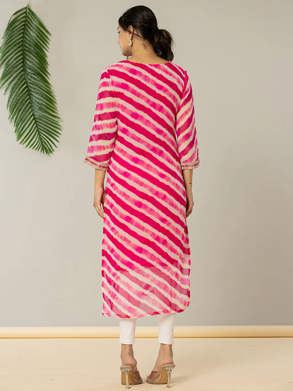 Yufta Pink Georgette Lehriya Kurta | Grocsy