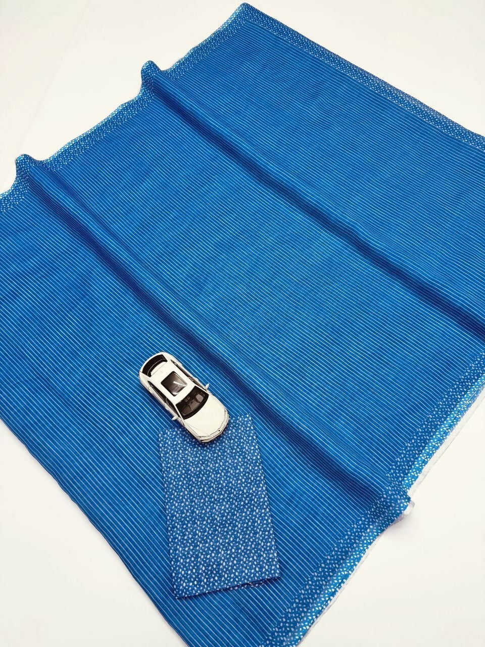 Prime Volt Women's Blue Digital Print Soft Linen Saree With Blouse | Grocsy