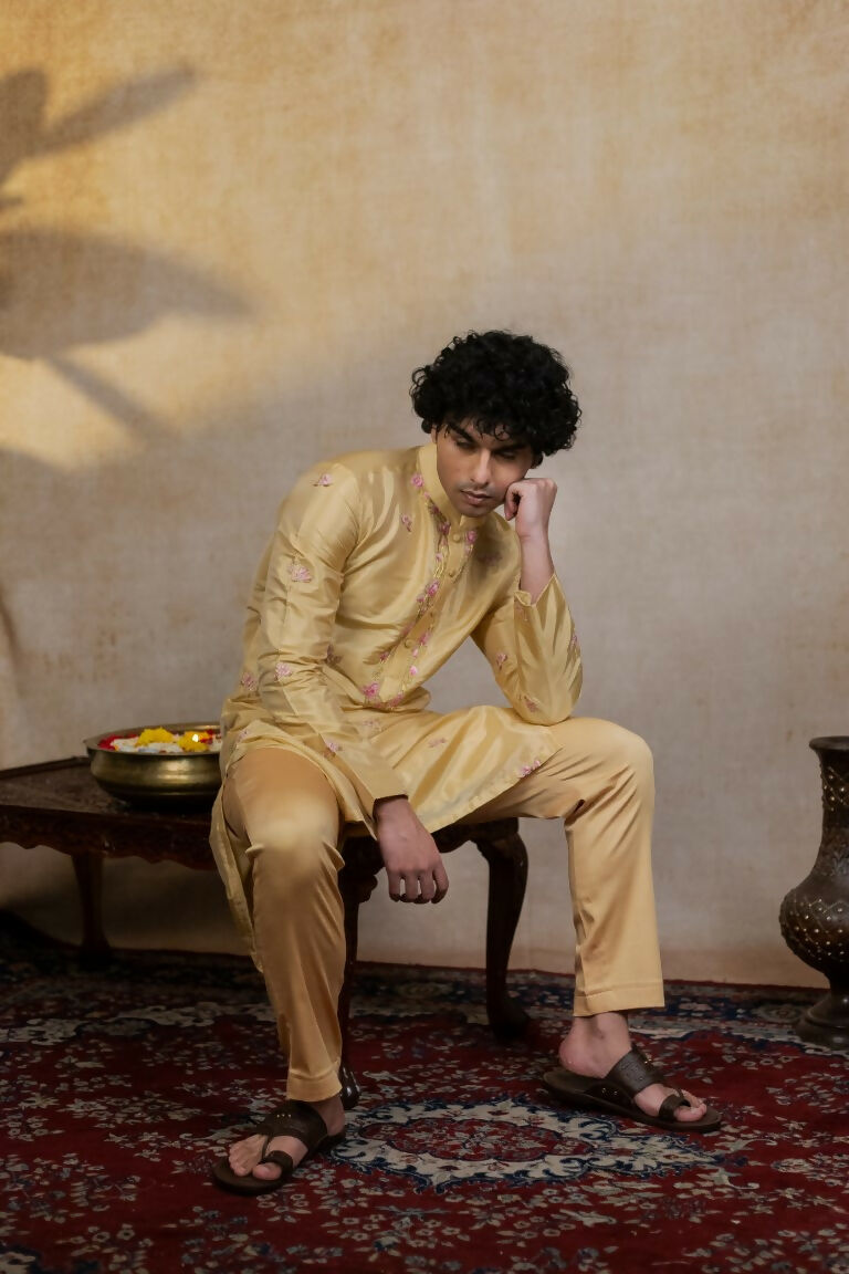 Semi Pattu Gold Padmajaal Kurta Set By Hilo Design | Grocsy
