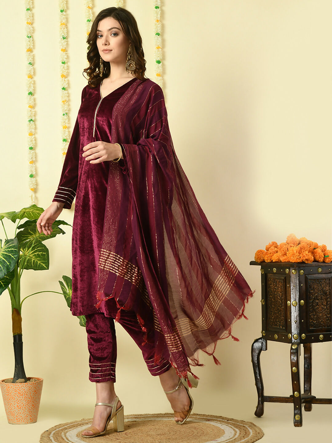 Myshka Women's Magenta Velvet Kurta & Trousers With Dupatta Party Sets | Grocsy