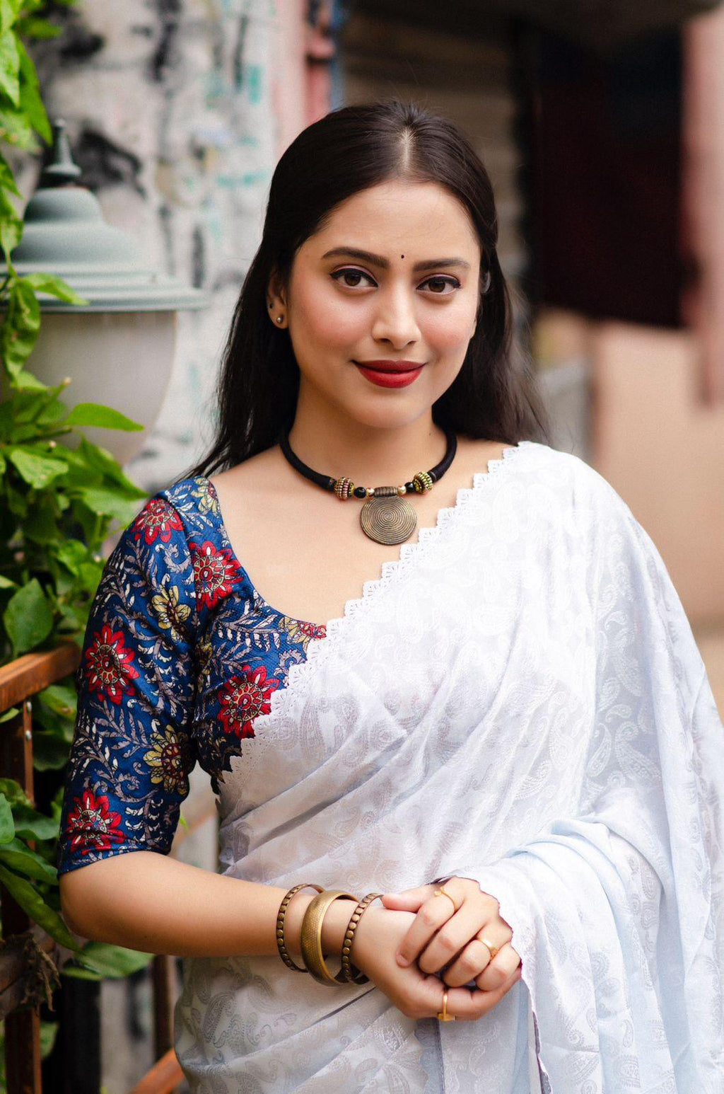 White Poly Silk Ethnic Motifs Saree with Unstitched Blouse - A2M | Grocsy