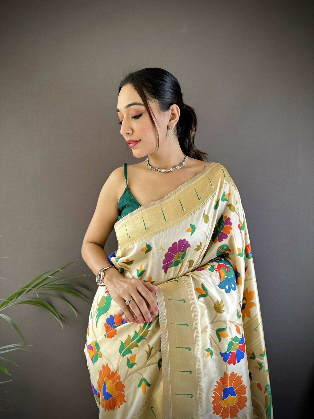 Joban Fashion Off-White  Zari Woven Floral Motifs Soft Silk Paithani Silk Saree | Grocsy