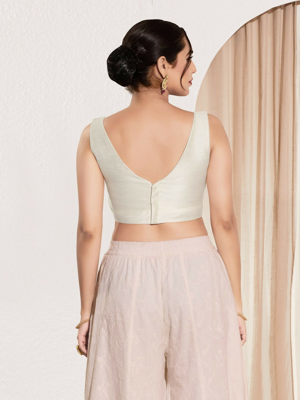 Joban Fashion Off White Mulberry Silk Padded Blouse With Round Neck Sleeveless | Grocsy
