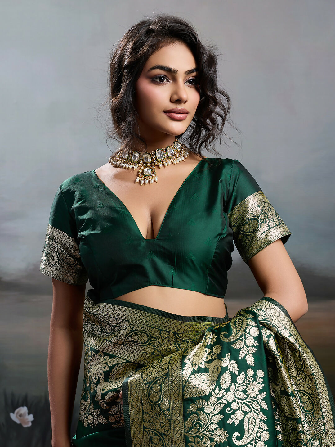 Shree Shyam Fashion Dark Green Silk Blend Saree | Grocsy